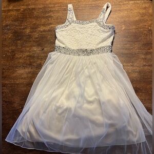 Girls white formal size 6 dress Easter